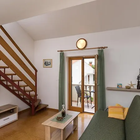 & Cina- Gallery One Bedroom With Balcony And Sea V... *