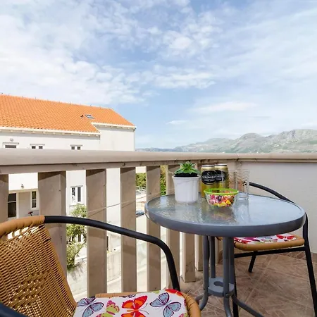 Apartment & Cina- Gallery One Bedroom With Balcony And Sea V... Cavtat